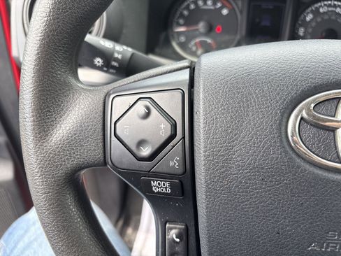 Used 2020 Toyota Tacoma SR AWD/4WD image 18