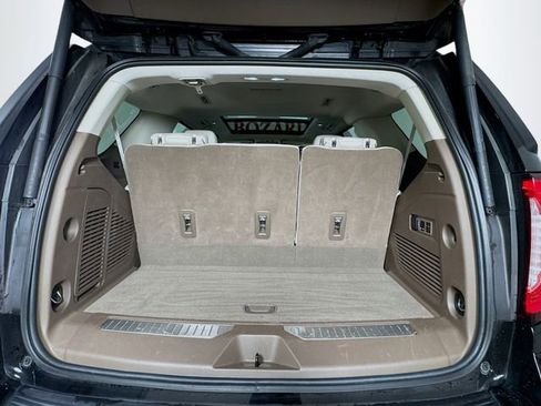 Used 2022 GMC Yukon Denali w/ Denali Premium Package image 33