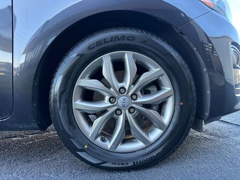 Used 2019 Kia Sedona EX image 47