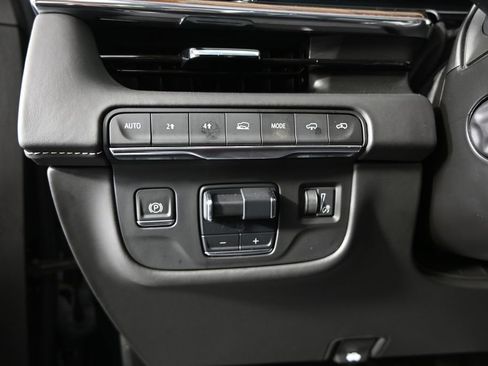 Used 2023 Cadillac Escalade Sport Platinum AWD/4WD image 25