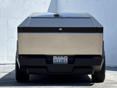 Used 2025 Tesla Cybertruck AWD Crew Cab image 4