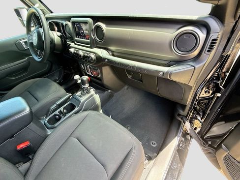 Used 2023 Jeep Wrangler Unlimited AWD/4WD image 34