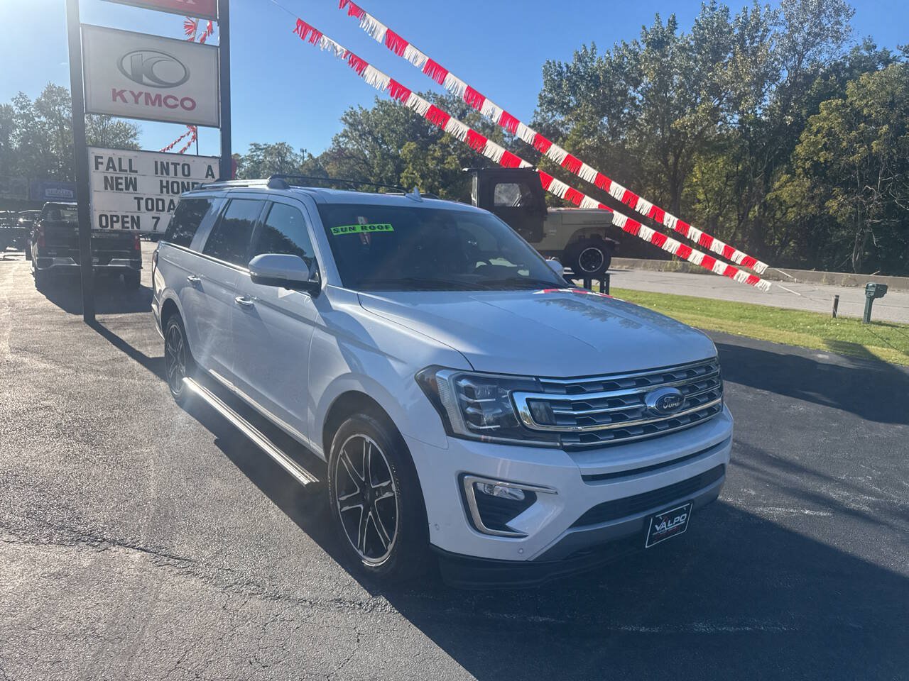 Used 2019 Ford Expedition Max Limited w/ Special Edition Package AWD/4WD image 6