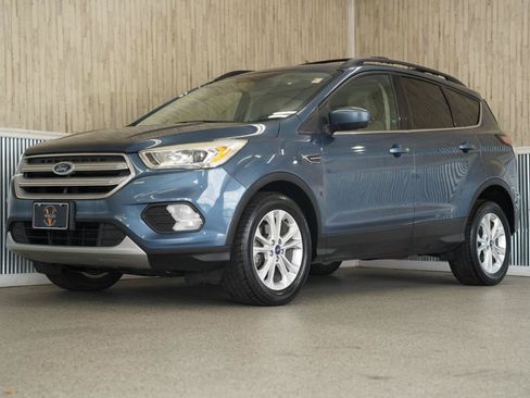 Used 2018 Ford Escape SEL FWD image 4