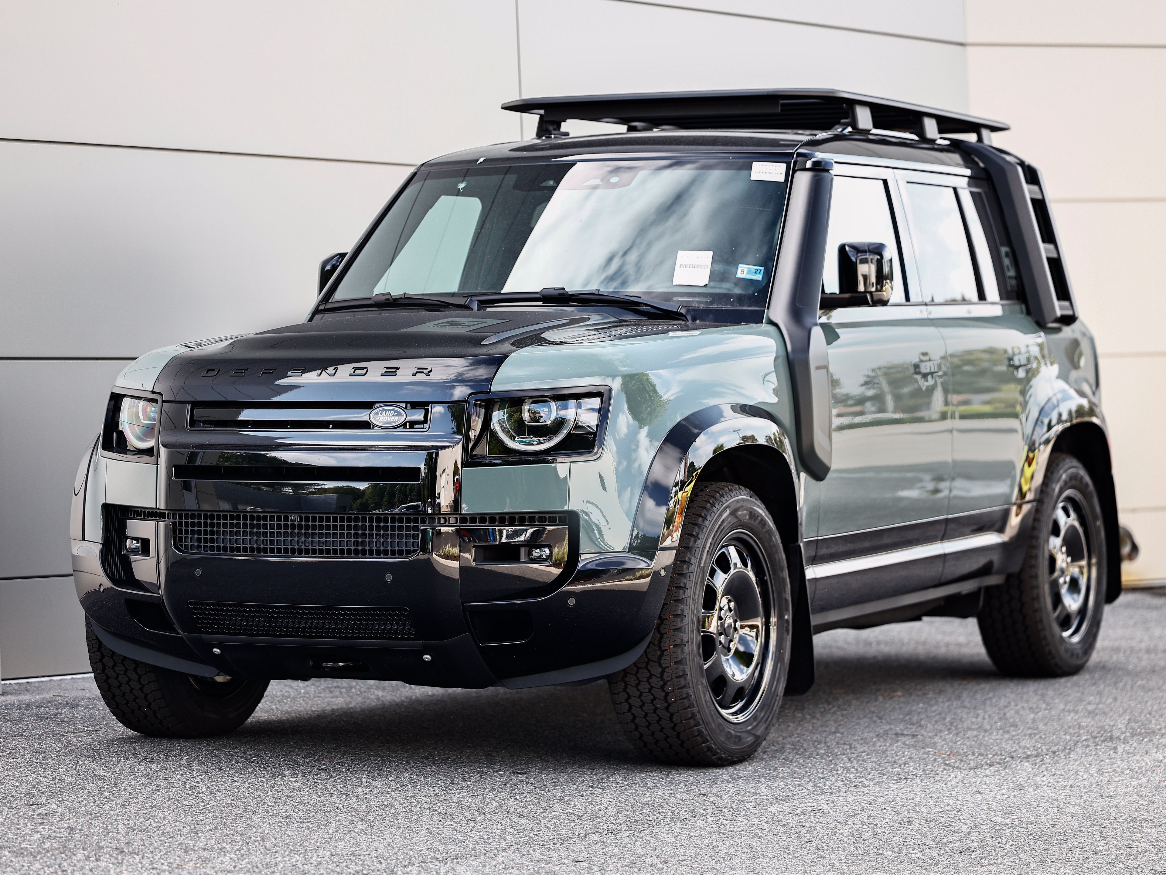 New 2026 Land Rover Defender 110 AWD/4WD image 1