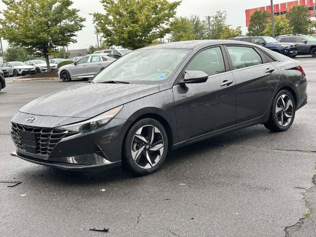 Used 2021 Hyundai Elantra SEL w/ Convenience + Premium Package FWD image 5