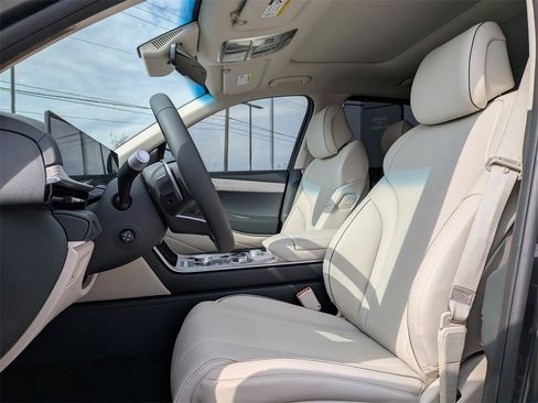 New 2026 Genesis GV80 2.5T Advanced image 13