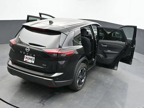 Used 2025 Nissan Rogue SV AWD/4WD image 64
