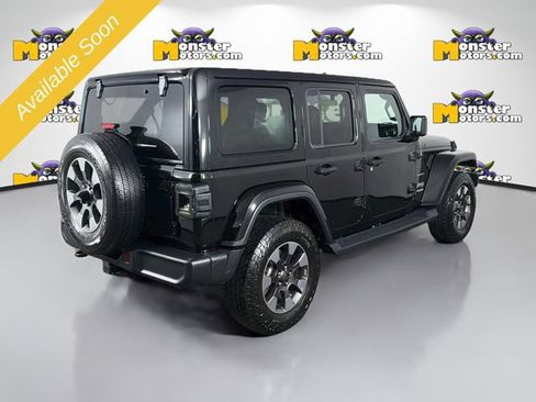 Used 2018 Jeep Wrangler Unlimited Sahara w/ Uconnect 4C Nav & Sound Group AWD/4WD image 5