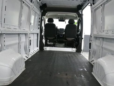 Used 2025 RAM ProMaster 2500 w/ Convenience Group image 12