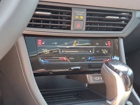 New 2026 Volkswagen Jetta SE FWD image 12