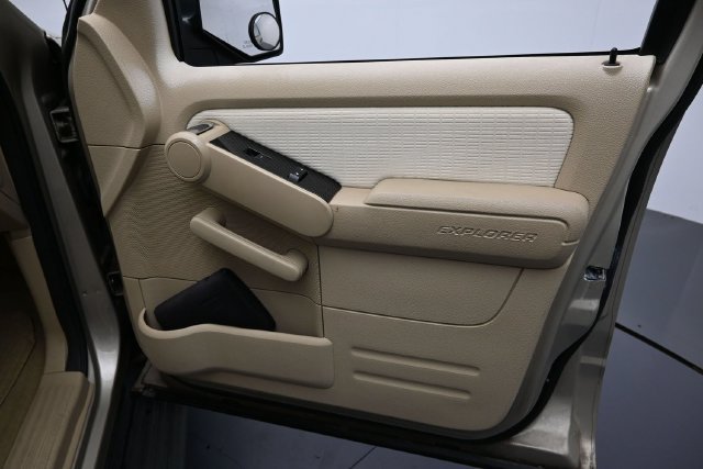 Used 2006 Ford Explorer XLT AWD/4WD image 31