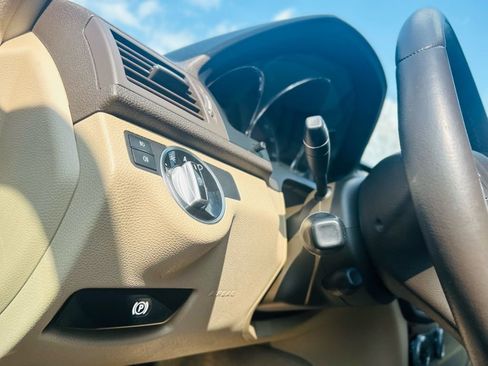 Used 2011 Mercedes-Benz C 300 4MATIC Sedan image 25