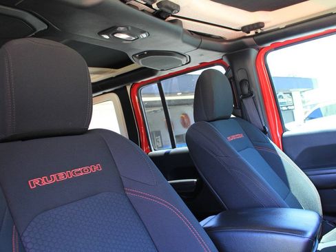 Used 2018 Jeep Wrangler Unlimited Rubicon AWD/4WD image 13