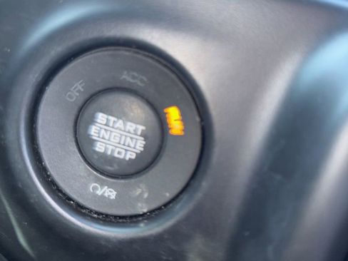 Used 2021 Jeep Wrangler Unlimited Sahara image 23