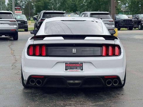Used 2016 Ford Mustang Shelby GT350 w/ Technology Package RWD image 9