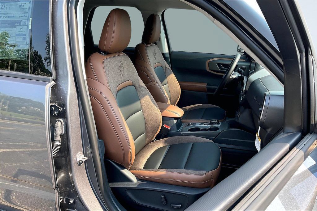 New 2026 Ford Bronco Sport Outer Banks w/ Outer Banks Tech Package+ AWD/4WD image 11