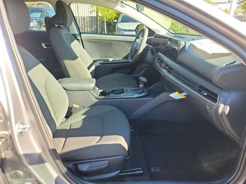 New 2026 Kia K4 LXS image 7