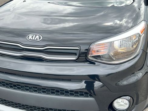 Used 2019 Kia Soul + FWD image 11
