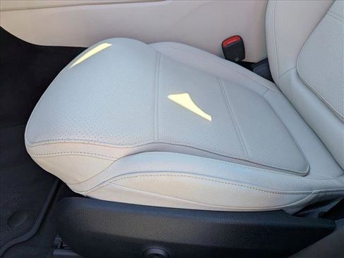 Used 2026 Mercedes-Benz C 300 Sedan image 4