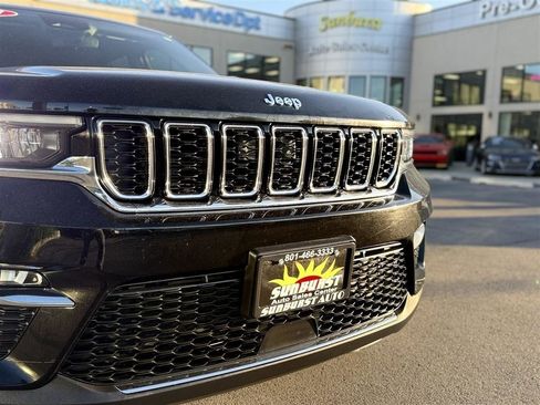 Used 2023 Jeep Grand Cherokee 4WD 4xe image 12