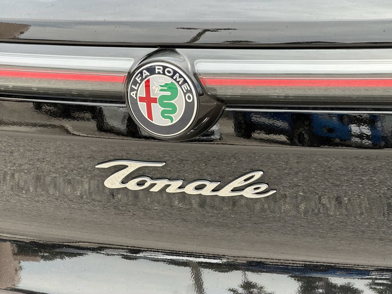 Used 2025 Alfa Romeo Tonale AWD/4WD image 9