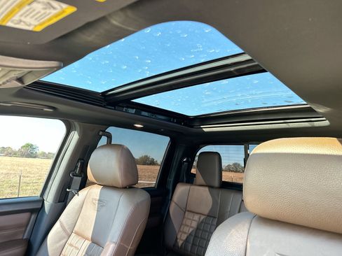 Used 2024 Nissan Titan Platinum Reserve w/ Moonroof Package AWD/4WD image 22