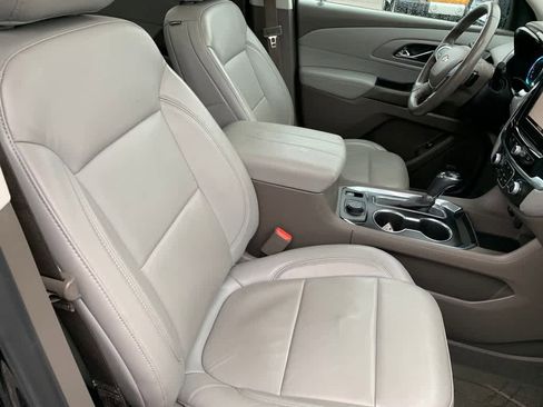 Used 2018 Chevrolet Traverse LT w/ LPO, Floor Liner Package image 12