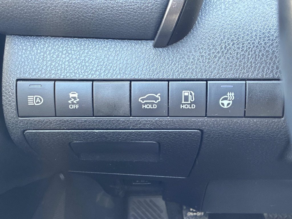 Used 2021 Toyota Camry SE w/ Cold Weather Package FWD image 22
