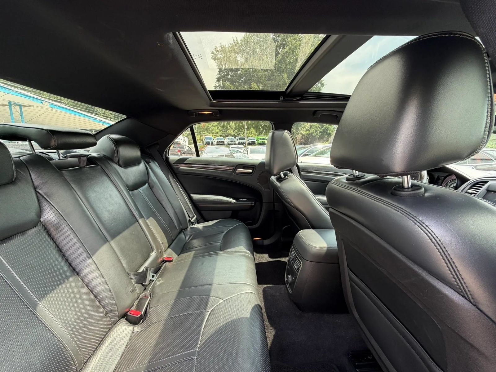 Used 2013 Chrysler 300 C RWD image 35