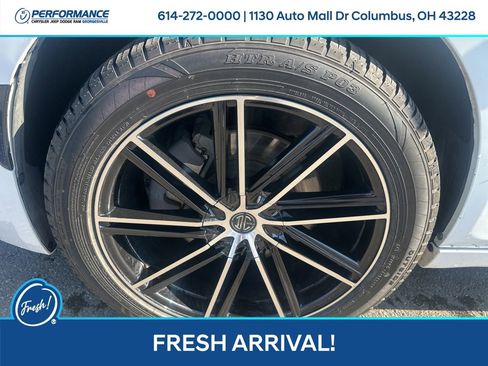 Used 2016 Chrysler 300 S w/ 300S Premium Group image 10