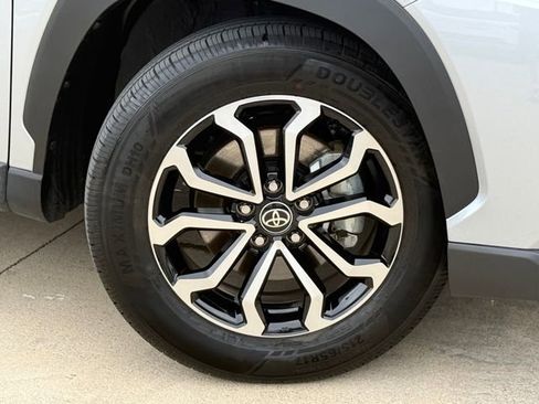 Used 2025 Toyota Corolla Cross AWD Hybrid image 2