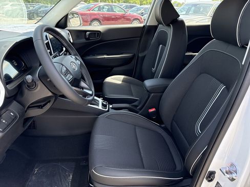 New 2026 Hyundai Venue SEL FWD image 10
