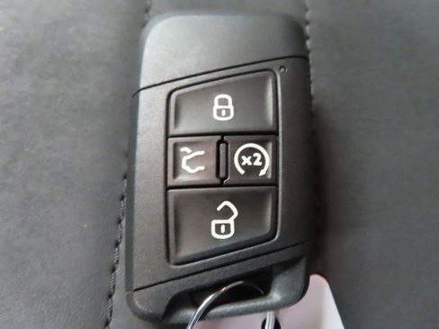 Used 2025 Volkswagen Taos SE AWD/4WD image 57