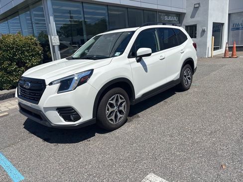 Used 2023 Subaru Forester Premium AWD/4WD image 6