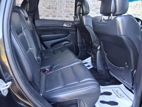 Used 2012 Jeep Grand Cherokee Laredo AWD/4WD image 12