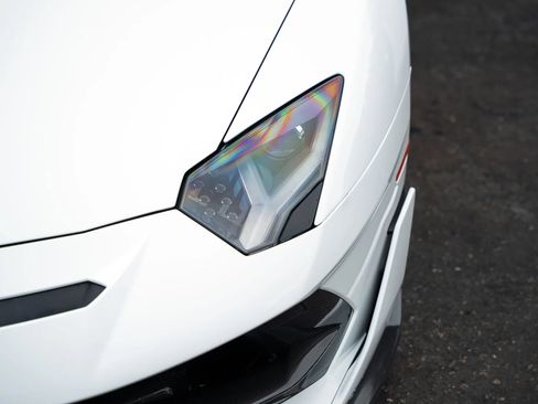 Used 2019 Lamborghini Aventador SVJ AWD/4WD image 19