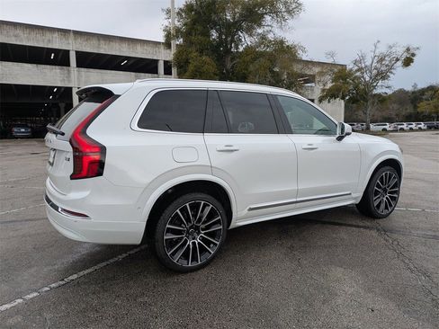 New 2026 Volvo XC90 B6 Plus w/ Protection Package Premier image 6