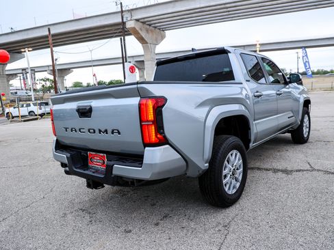 Certified 2025 Toyota Tacoma SR5 image 7