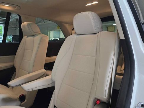 Used 2026 Mercedes-Benz GLS 450 4MATIC image 19