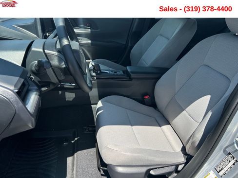 Used 2026 Toyota Prius LE FWD image 11