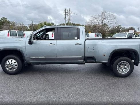 Used 2024 Chevrolet Silverado 3500 High Country w/ High Country Premium Package image 6