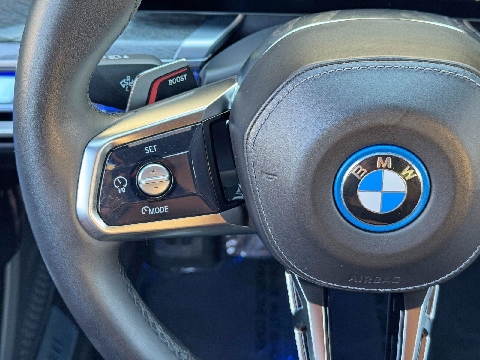 Used 2024 BMW i7 xDrive60 AWD/4WD image 23