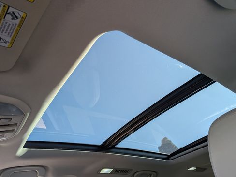 Certified 2022 Subaru Ascent Limited w/ Technology Package image 28