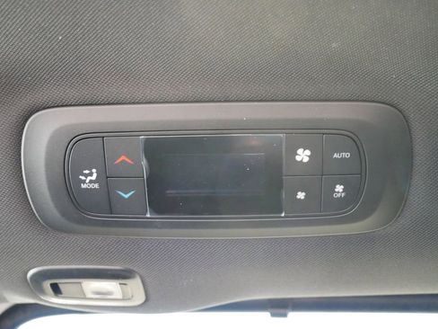 New 2026 Chrysler Pacifica Select image 31