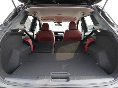 New 2025 Nissan Kicks SR image 9