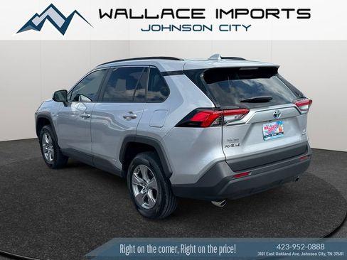 Used 2024 Toyota RAV4 LE AWD/4WD image 3