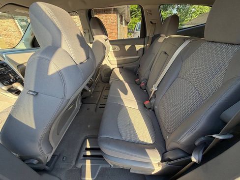 Used 2011 Chevrolet Traverse LS FWD image 15