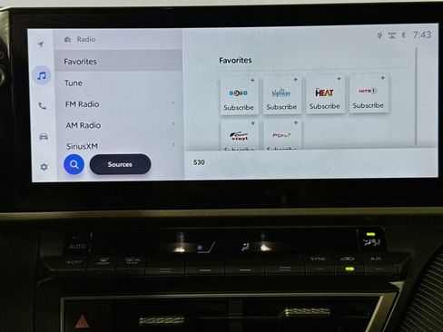 Used 2025 Toyota Camry SE w/ Multimedia Upgrade Package FWD image 18