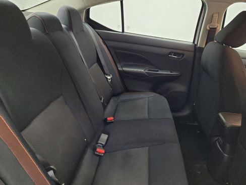 Used 2022 Nissan Versa SR image 19